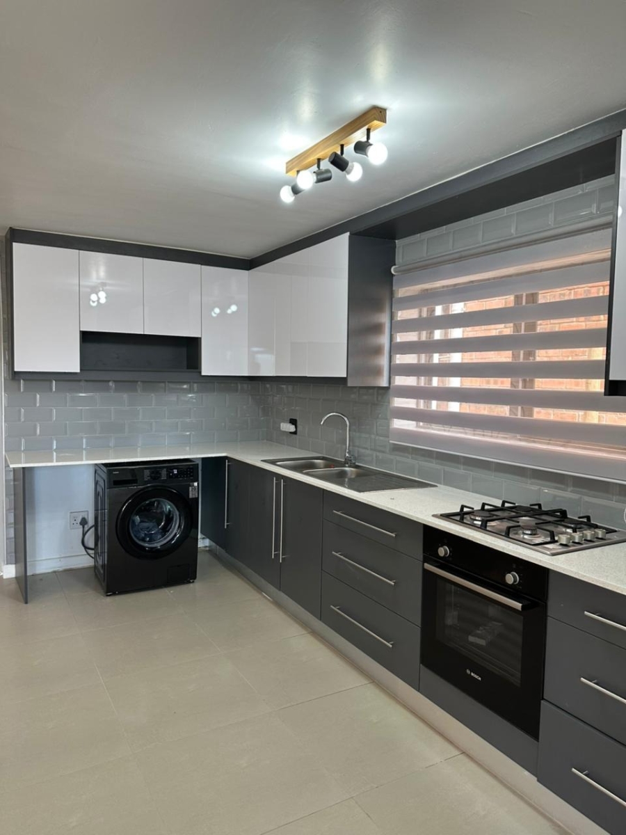 To Let 1 Bedroom Property for Rent in Mountainside Western Cape